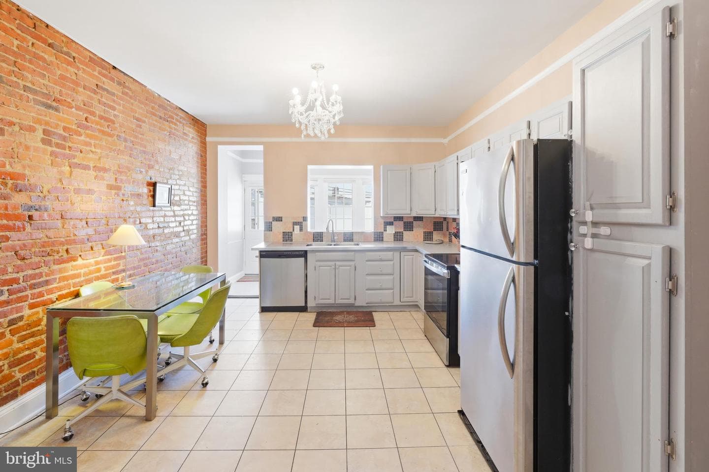 1303 Weldon Avenue photo 9