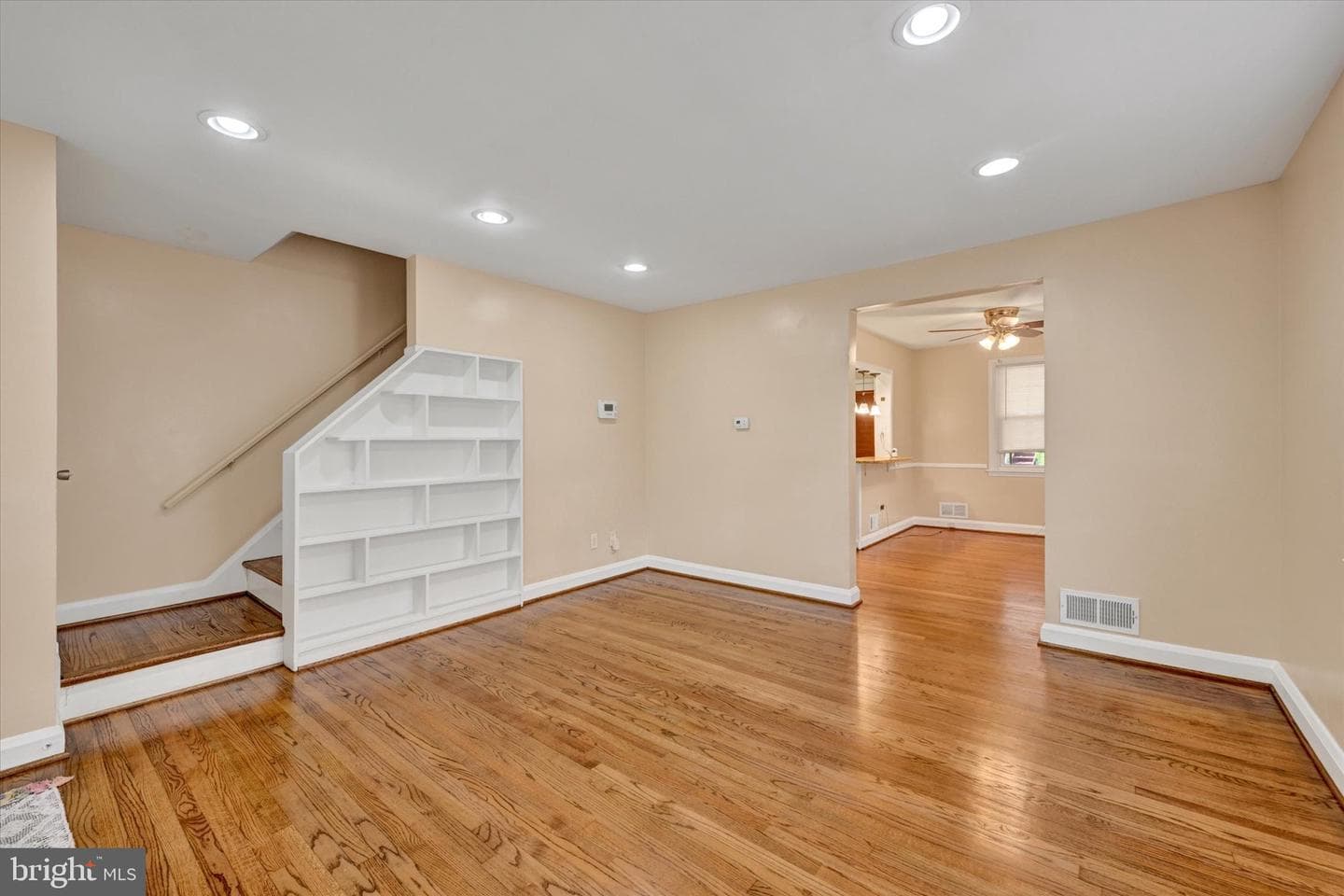 2105 Cloville Avenue photo 2