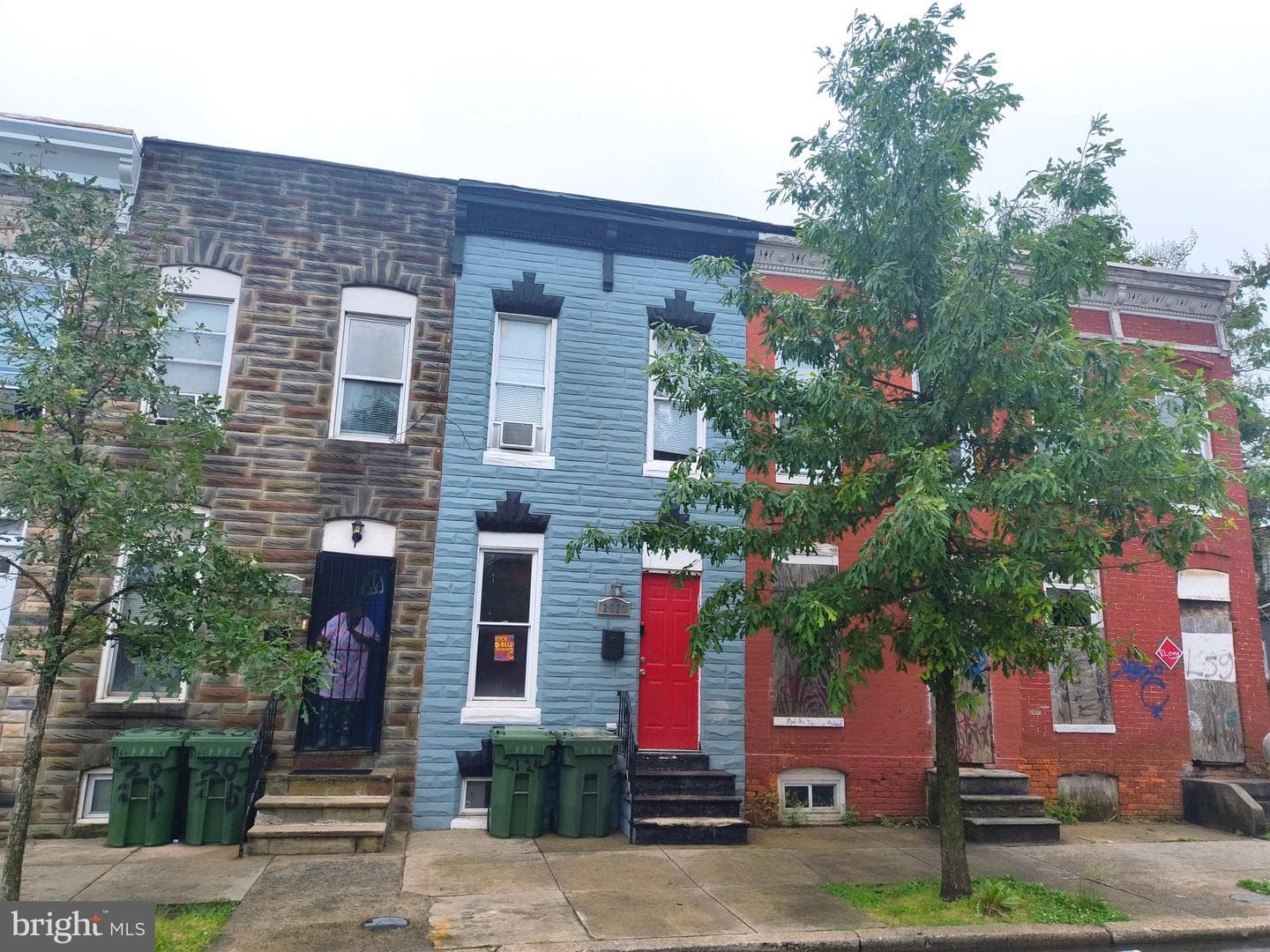 2027 Ashton St photo 2