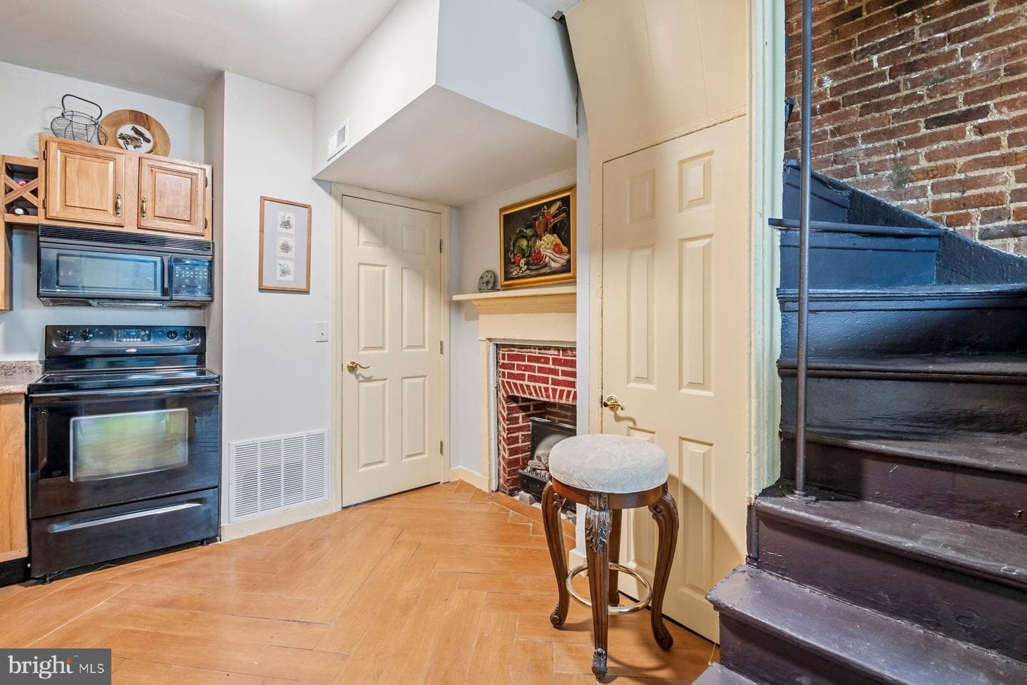 1216 W Pratt Street photo 5