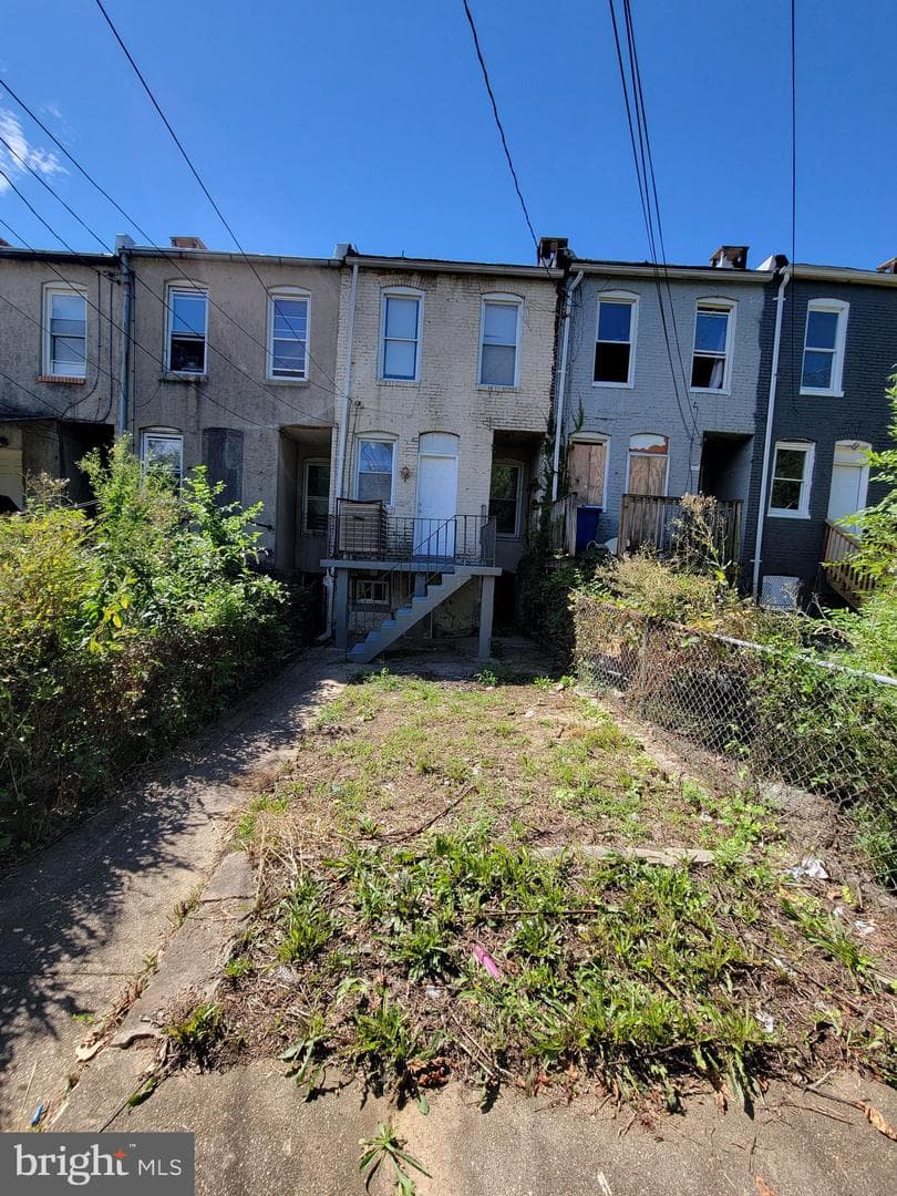 2730 Winchester Street photo 8