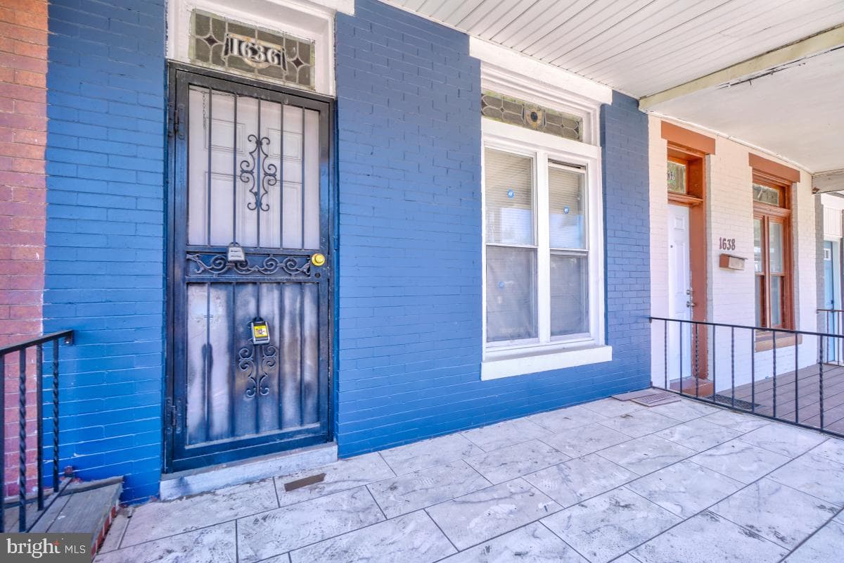 1636 N Bentalou Street photo 3