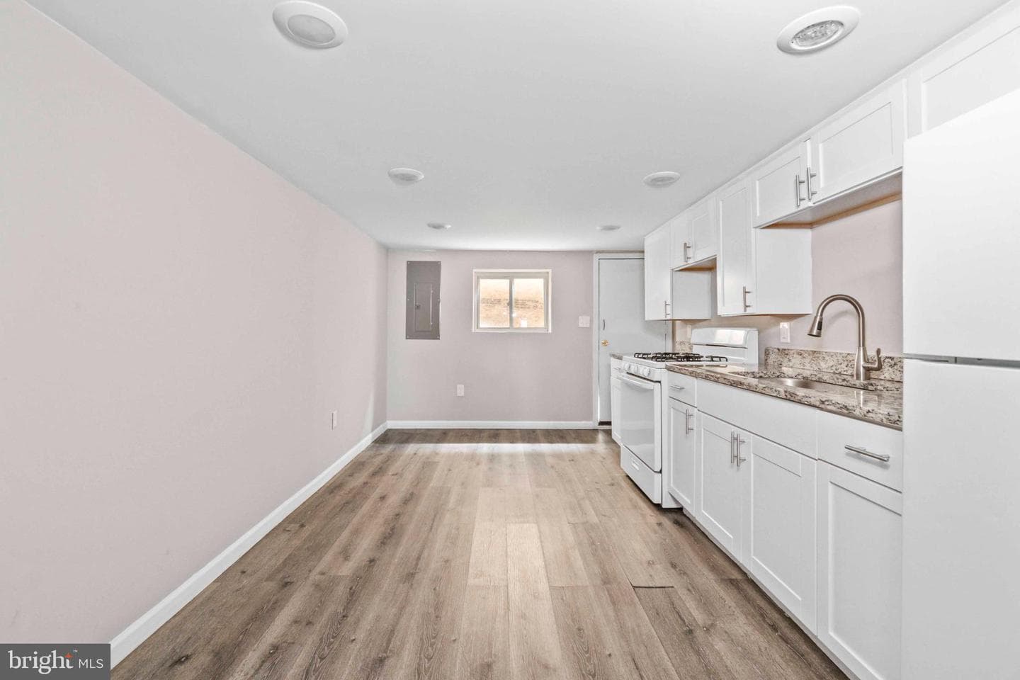 2815 E Madison Street photo 18
