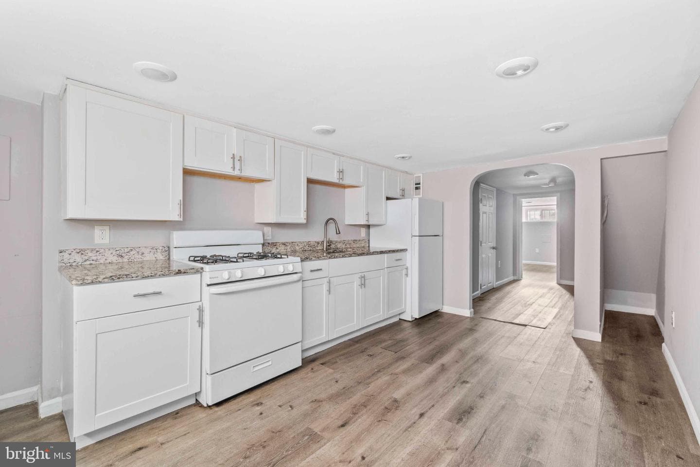 2815 E Madison Street photo 20