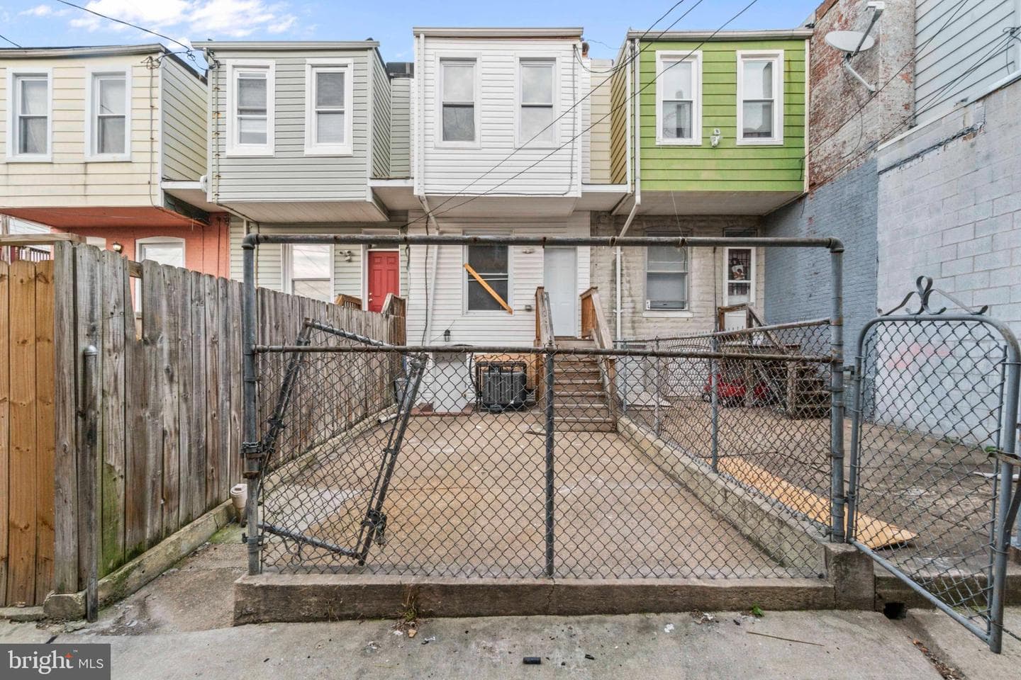 2815 E Madison Street photo 22