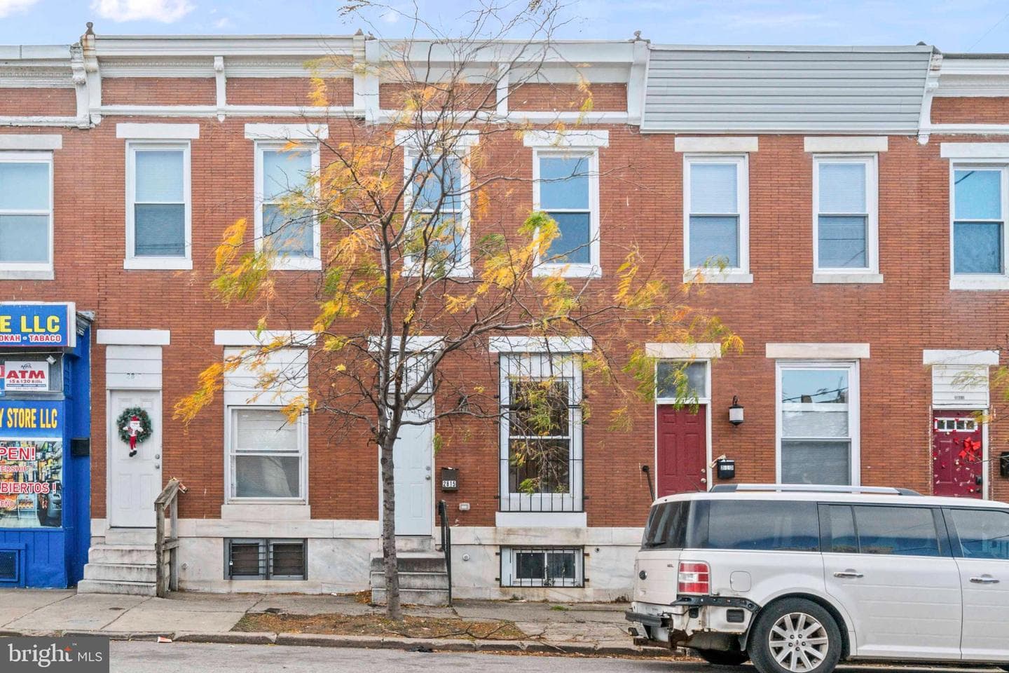 2815 E Madison Street photo 23