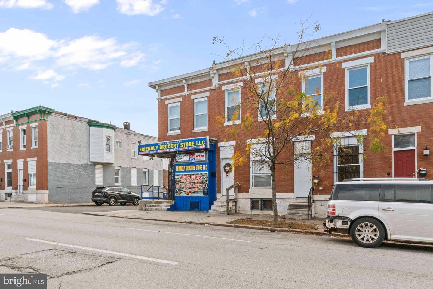 2815 E Madison Street photo 24