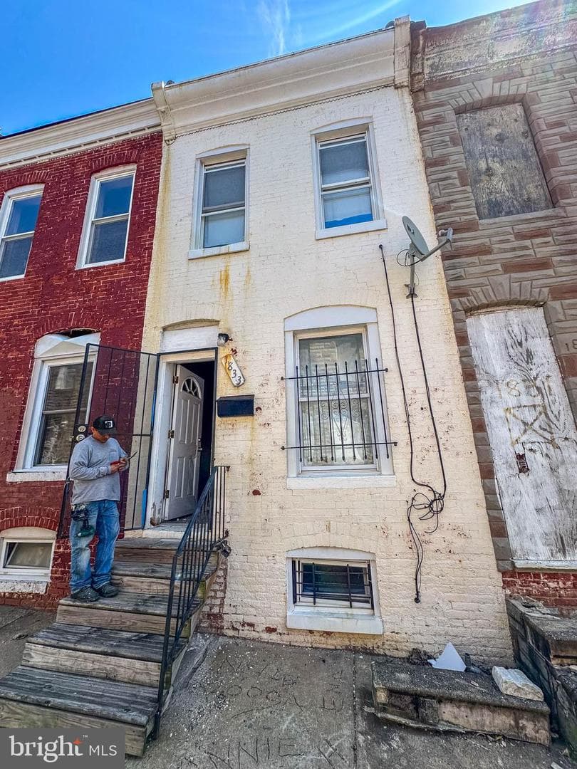 1833 N Chapel Street photo 1