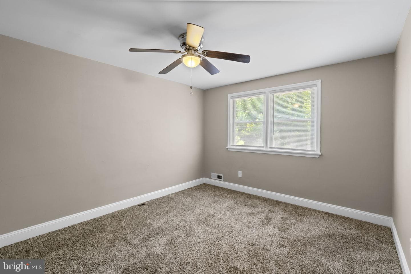 815 Reverdy Road photo 13