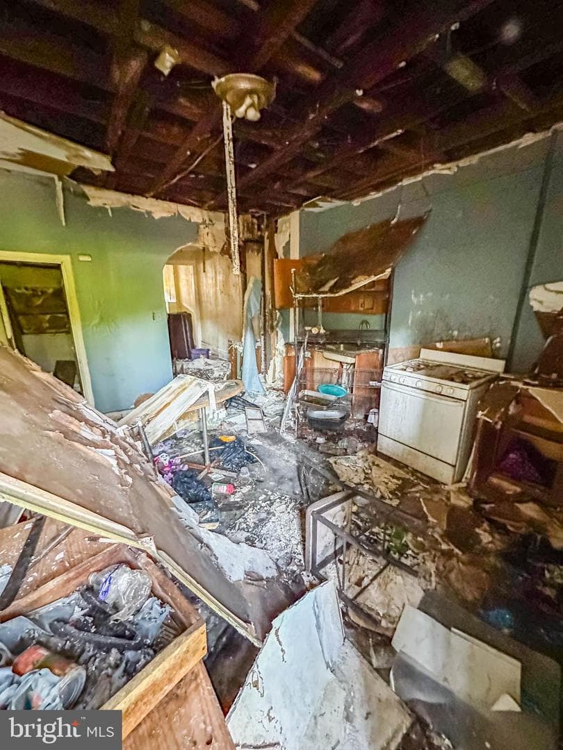 2416 E Oliver St photo 3