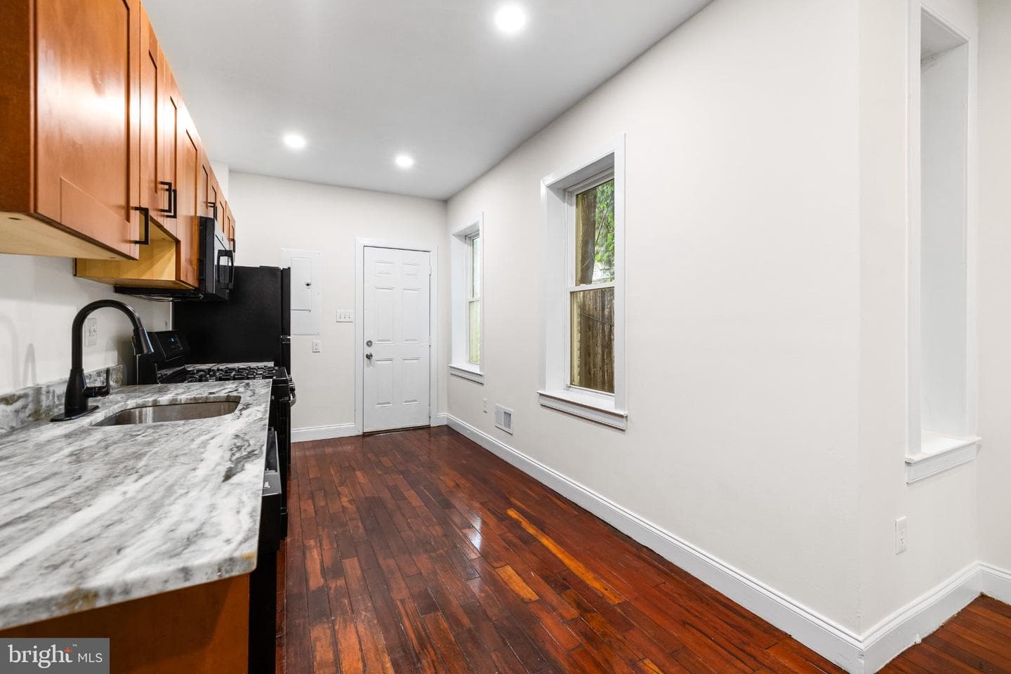 2822 Frederick Avenue photo 12