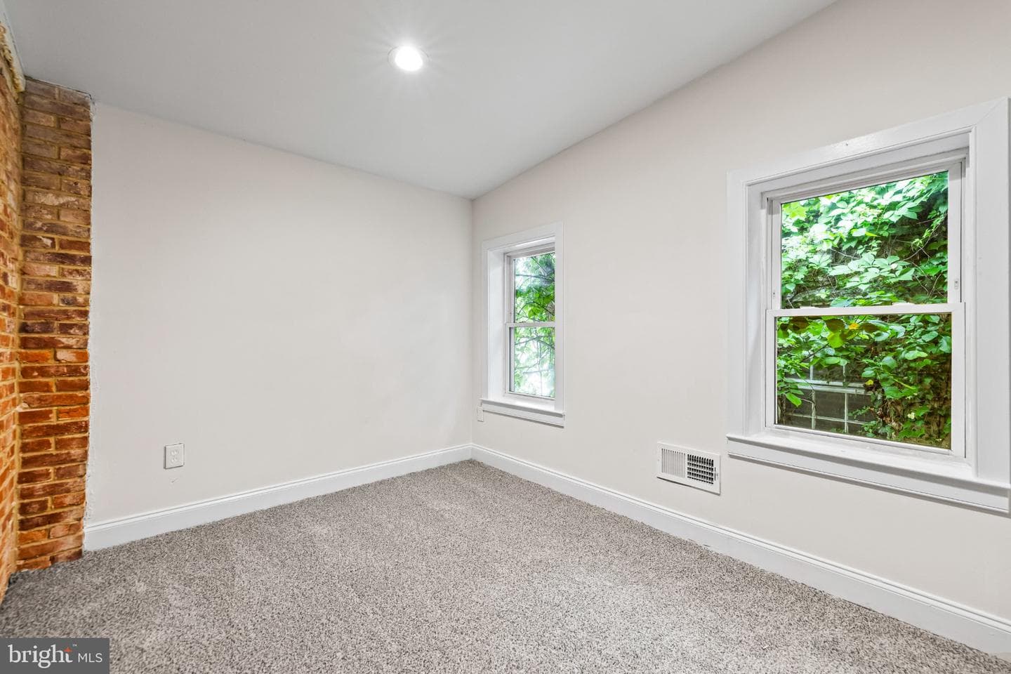 2822 Frederick Avenue photo 22