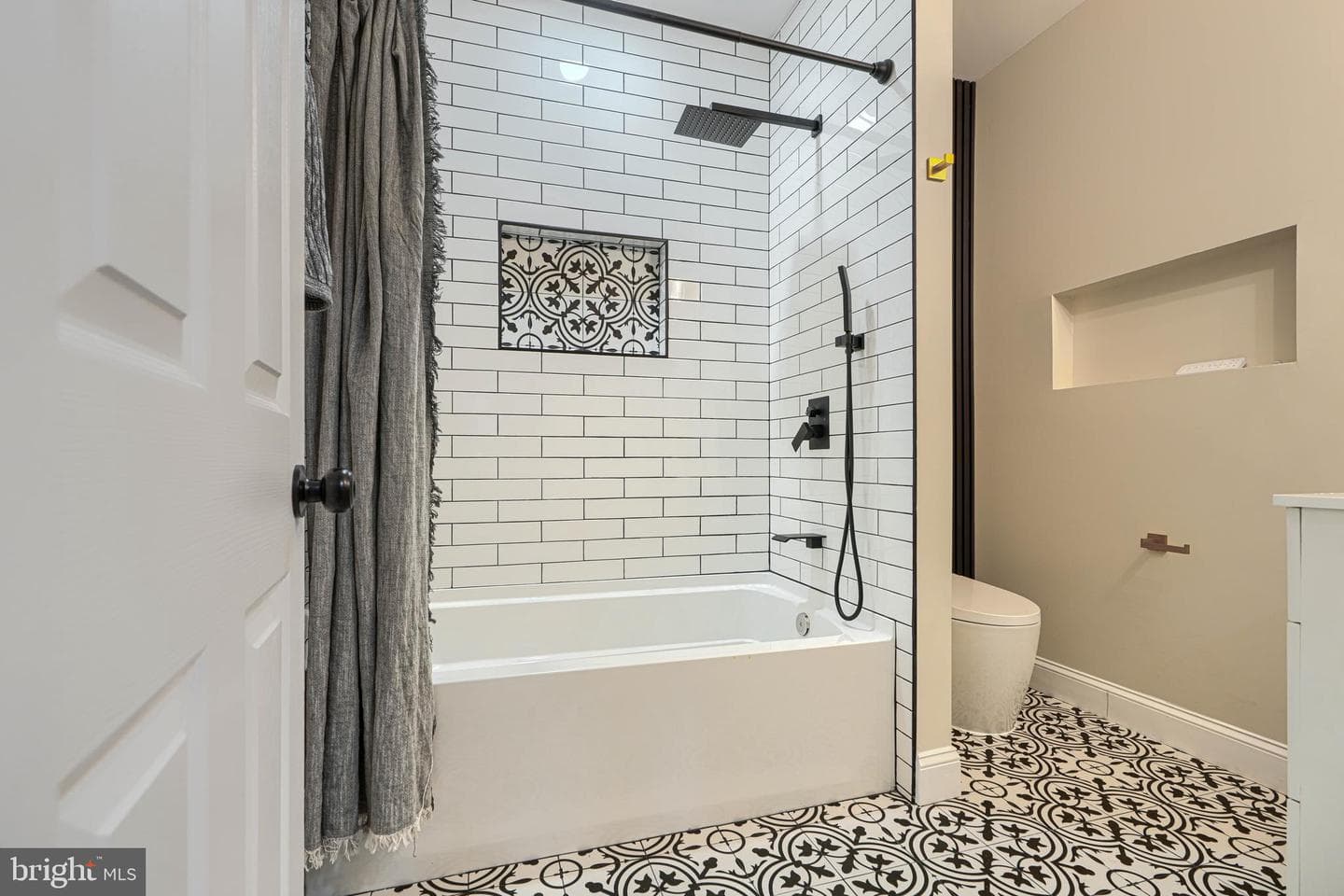 3502 Ellerslie Avenue photo 35