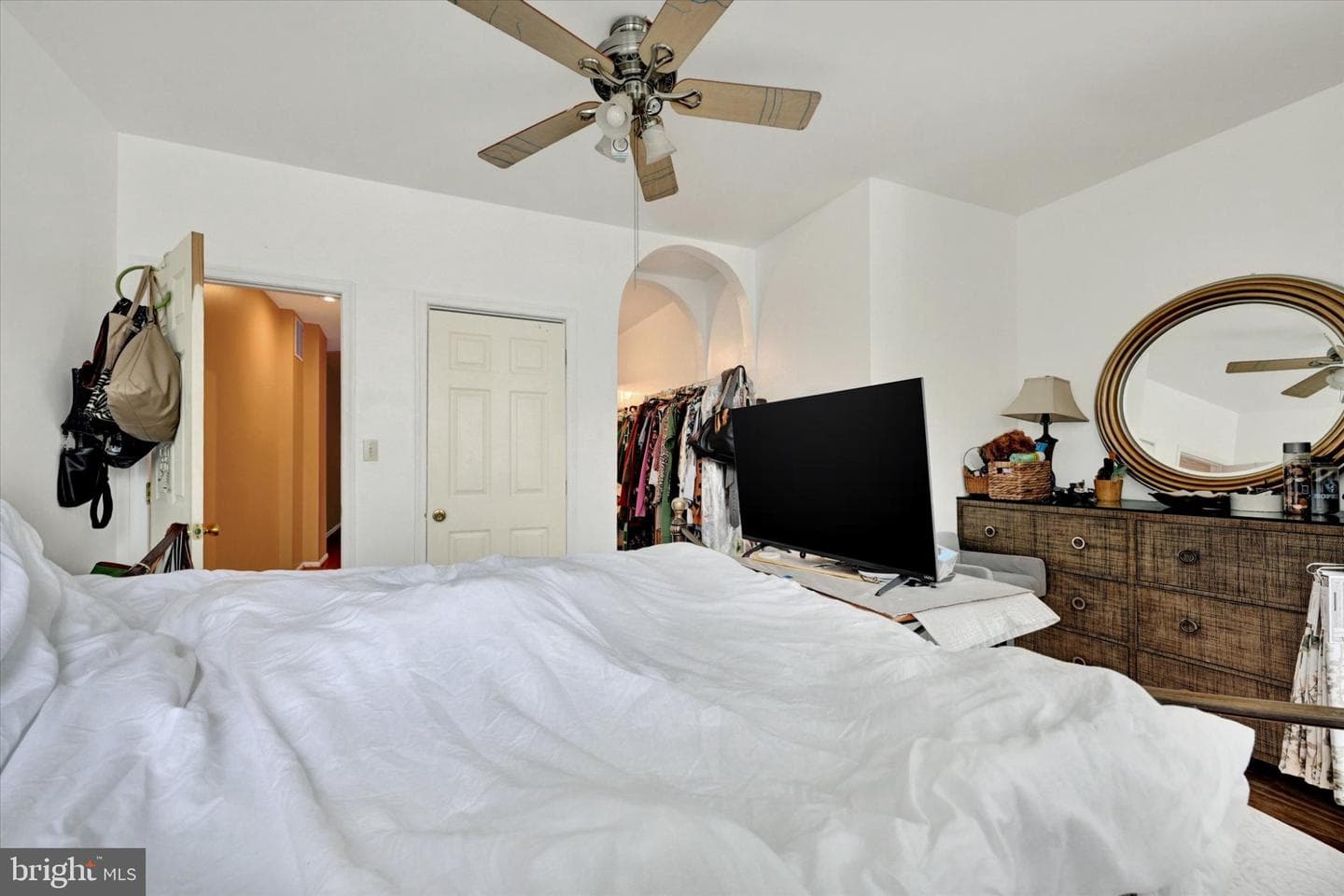 2072 Linden Avenue photo 16