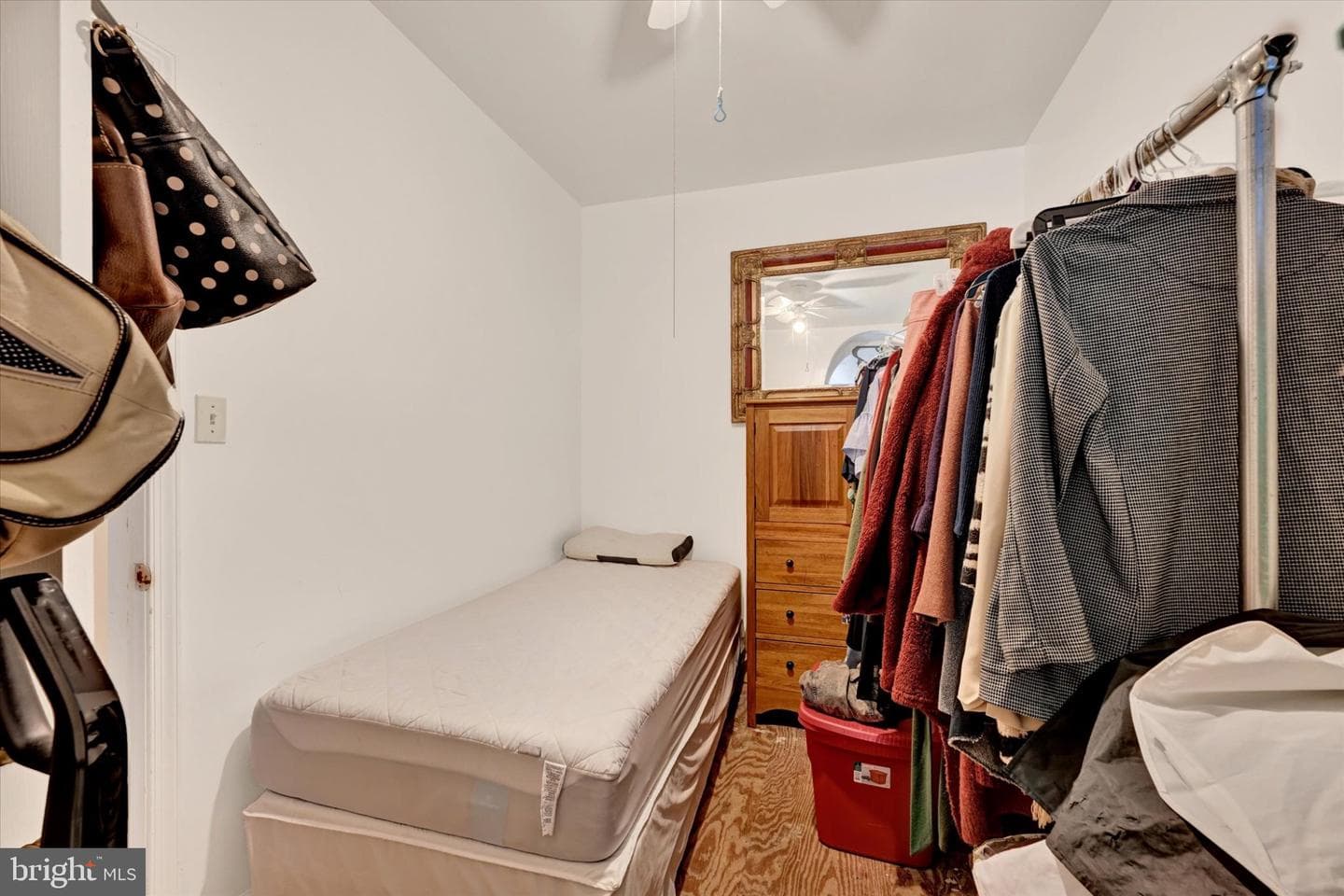 2072 Linden Avenue photo 18