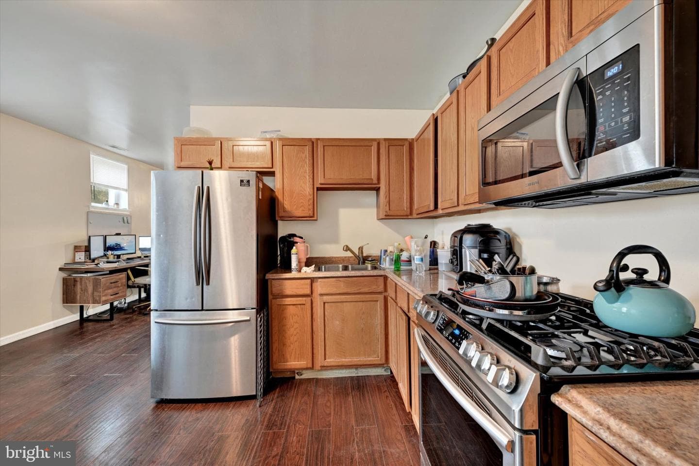 2072 Linden Avenue photo 36