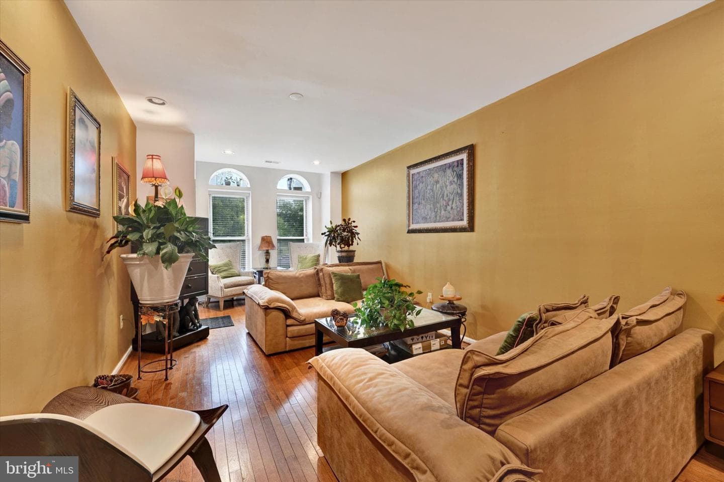 2072 Linden Avenue photo 4