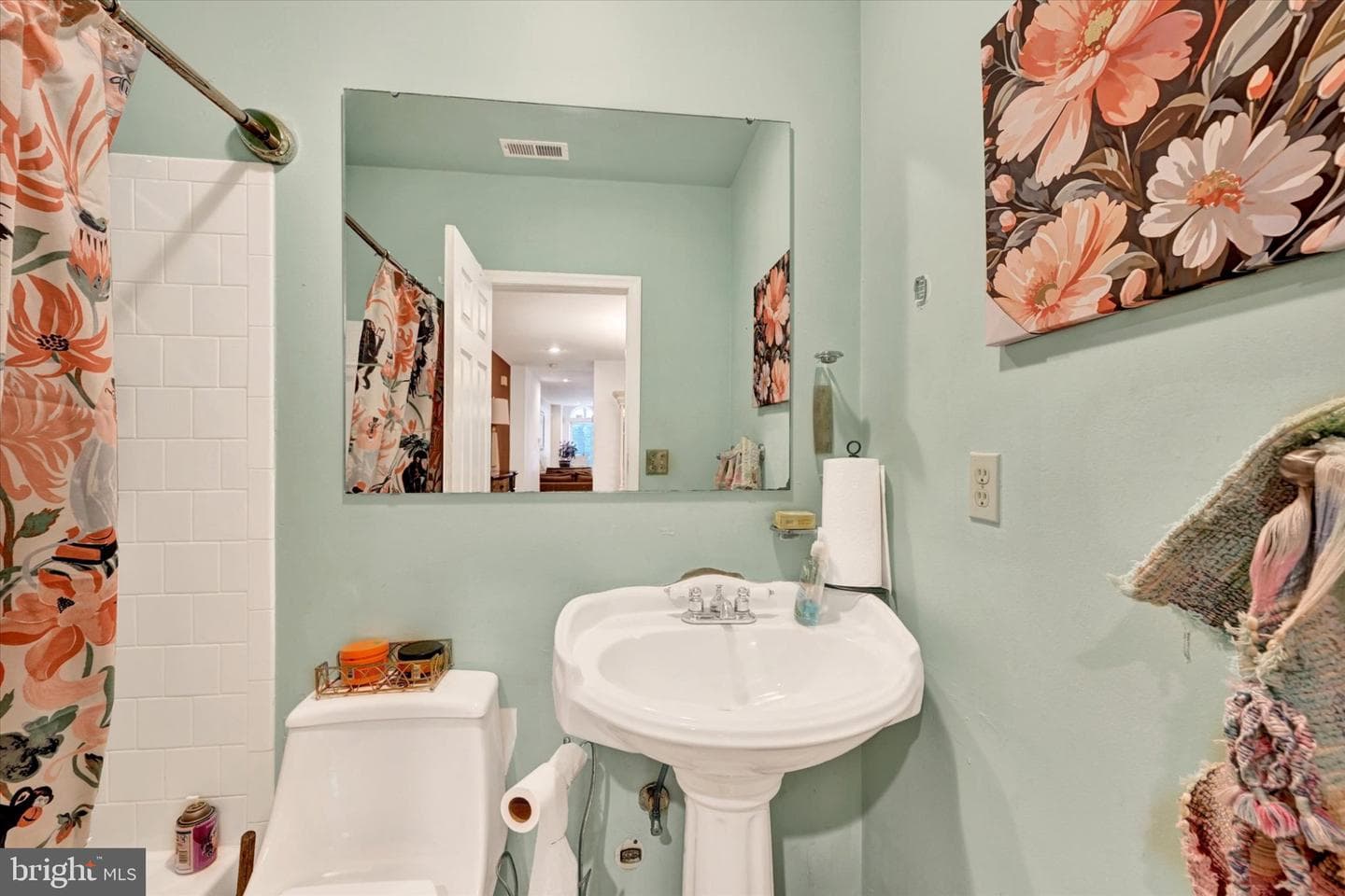 2072 Linden Avenue photo 9