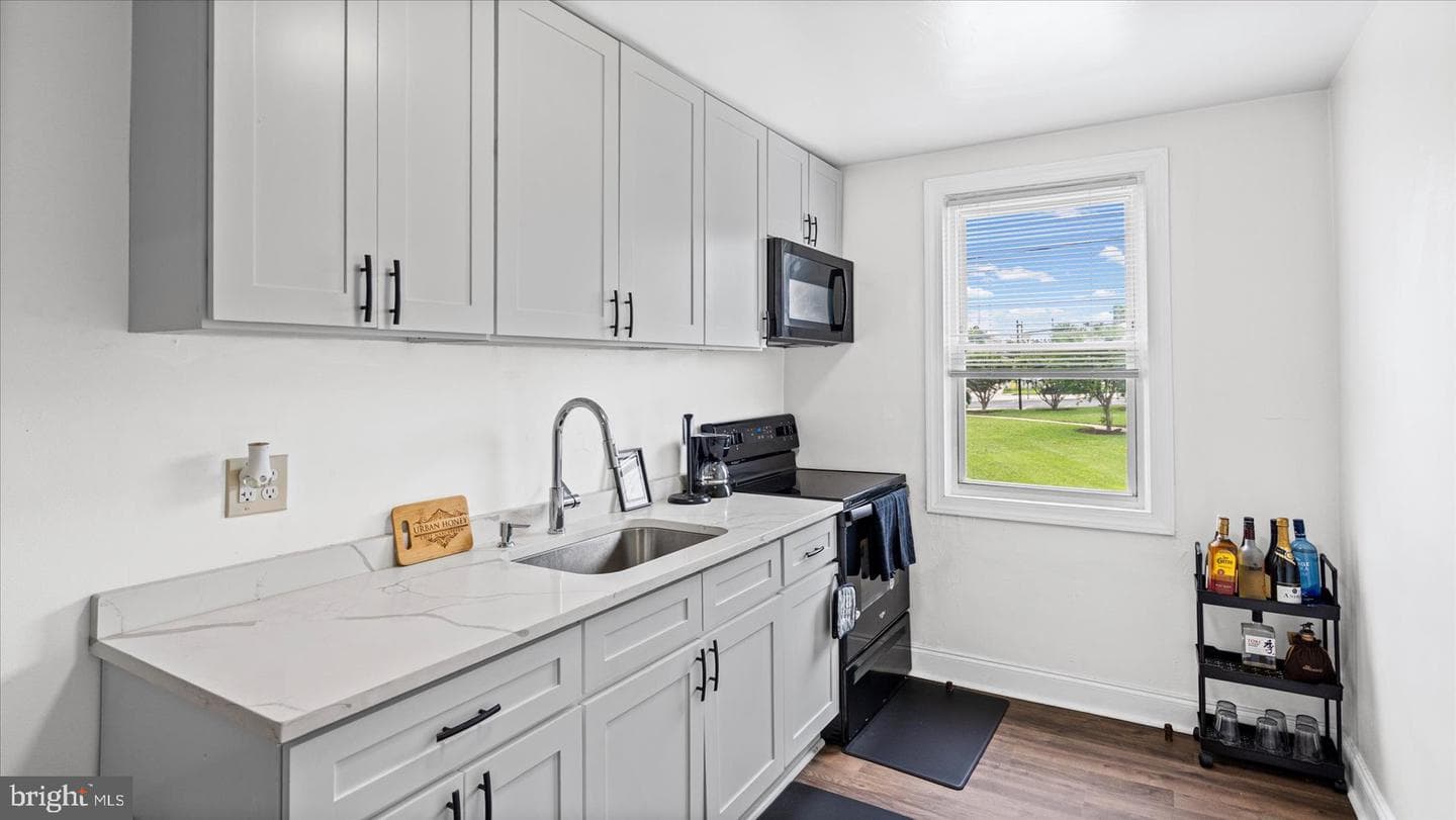 2905 E Federal Street photo 26