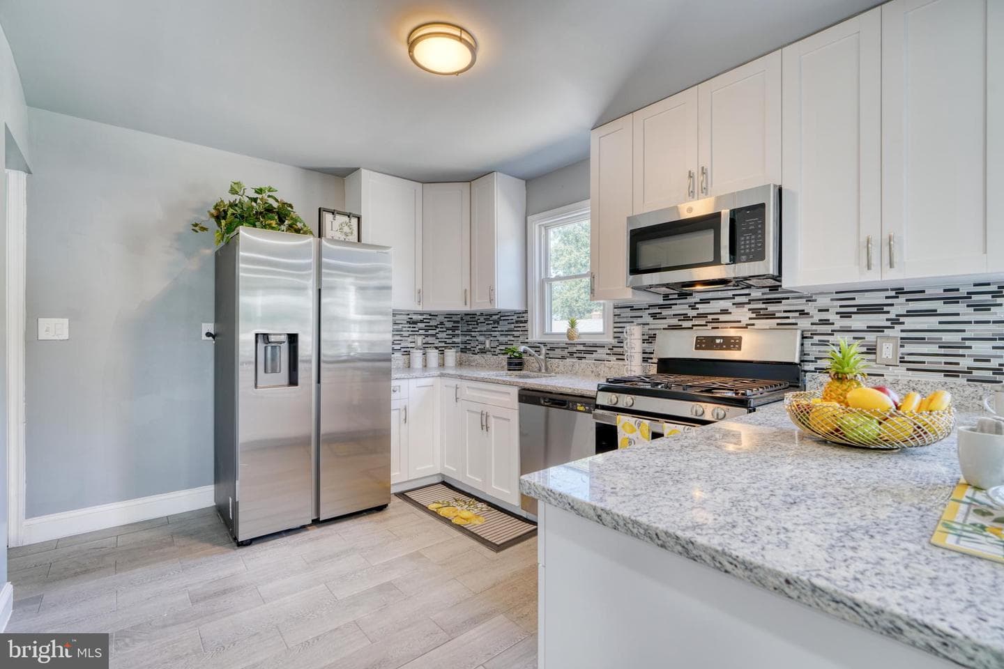 4906 Grindon Avenue photo 8