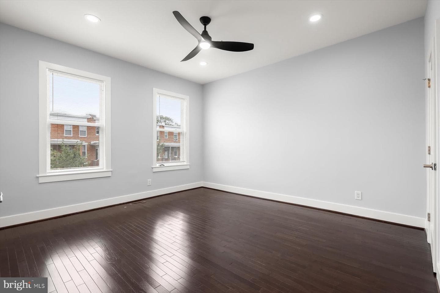 1728 E 32nd Street photo 25