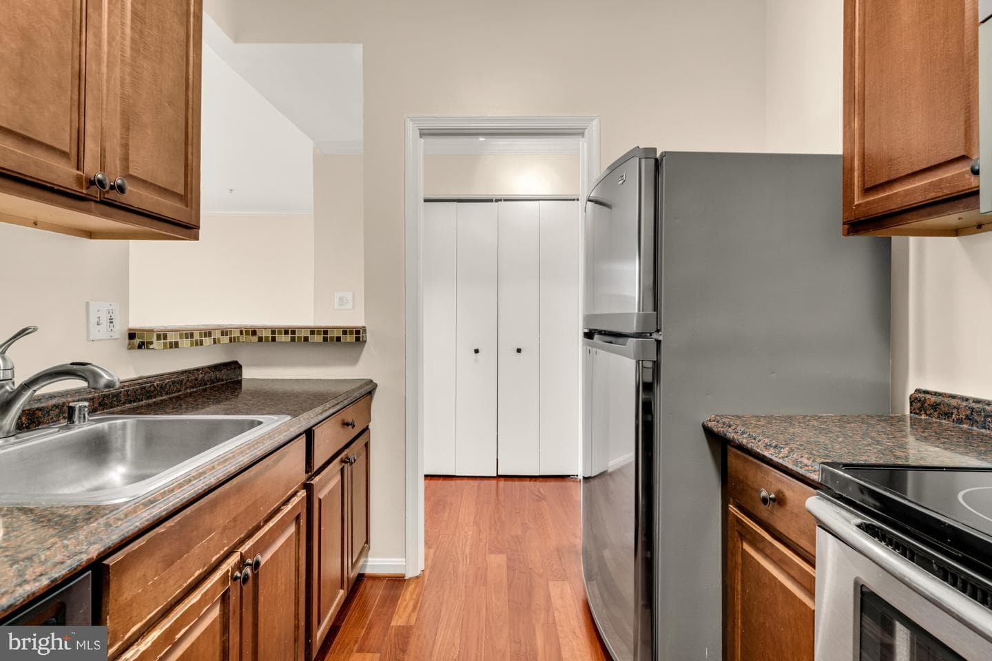 1714 Park Avenue #403 photo 15