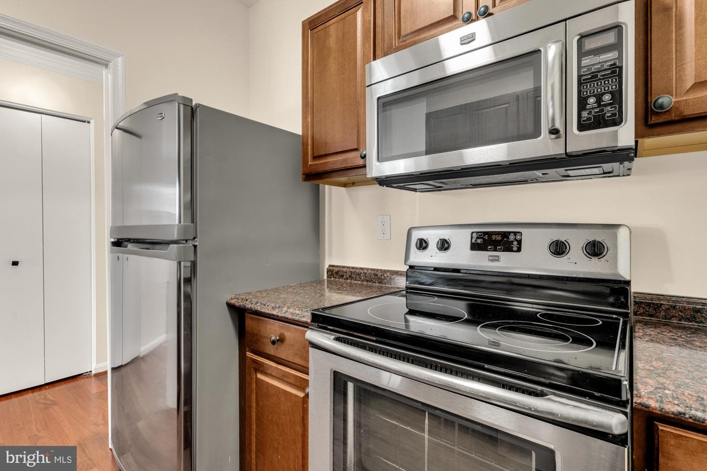1714 Park Avenue #403 photo 16