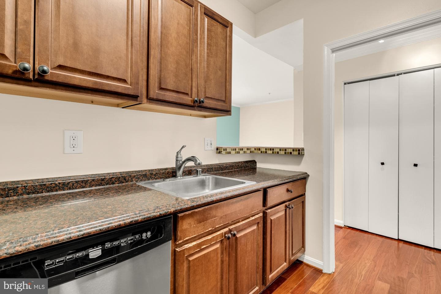 1714 Park Avenue #403 photo 17