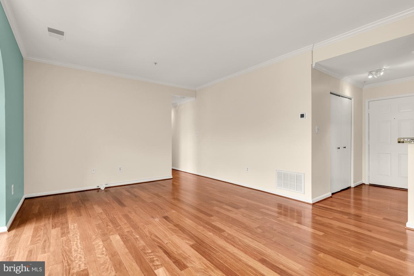 1714 Park Avenue #403 photo 7