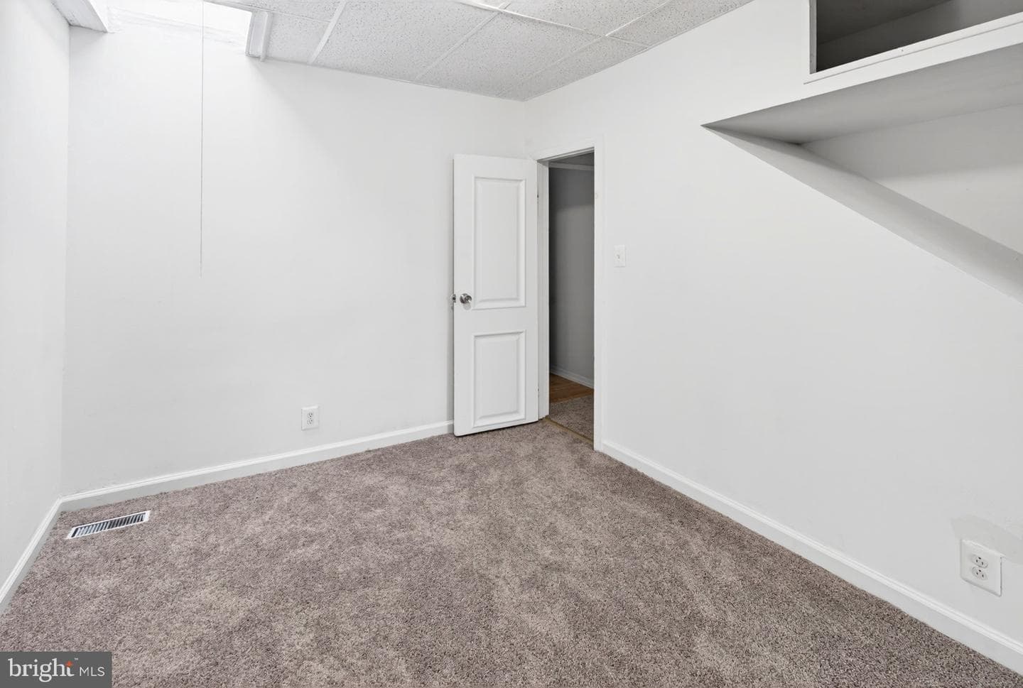 407 Lynn Avenue photo 9