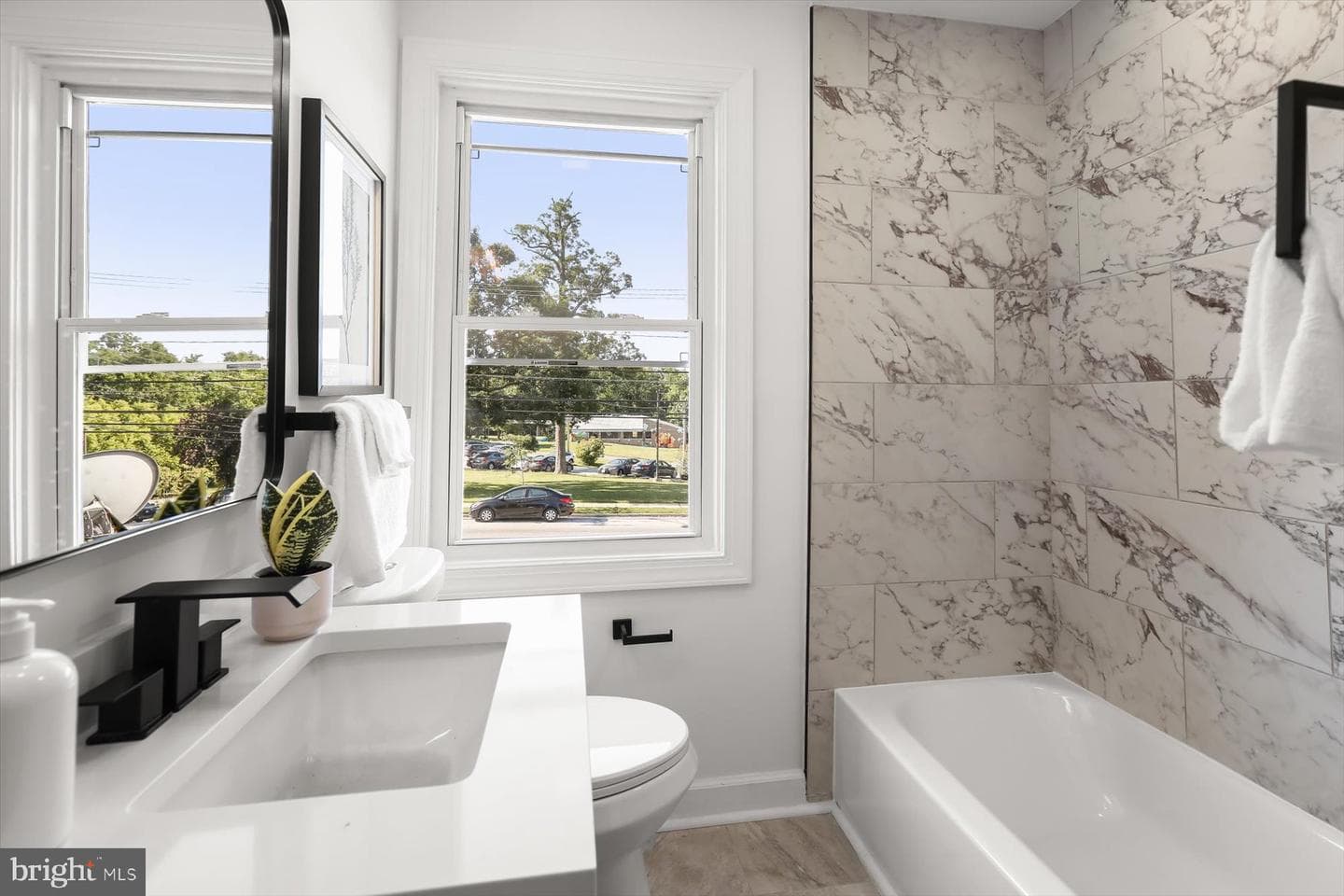 1302 Woodbourne Avenue photo 16