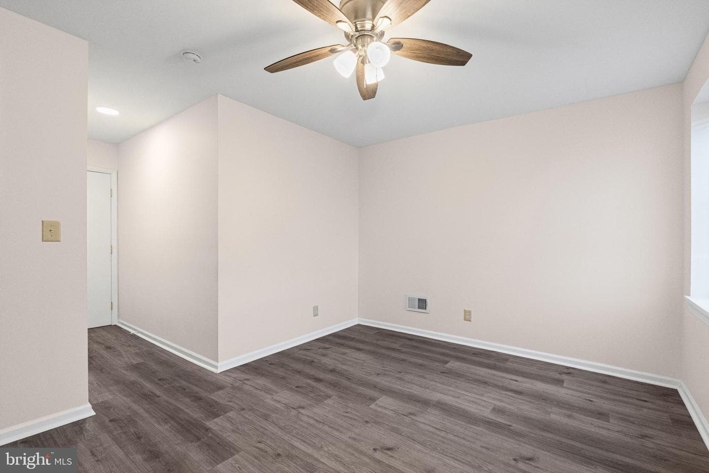 2217 Linden Ave photo 22