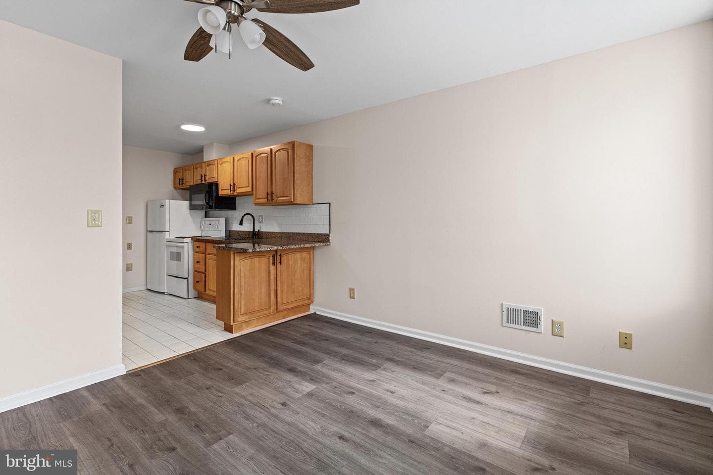 2217 Linden Ave photo 27