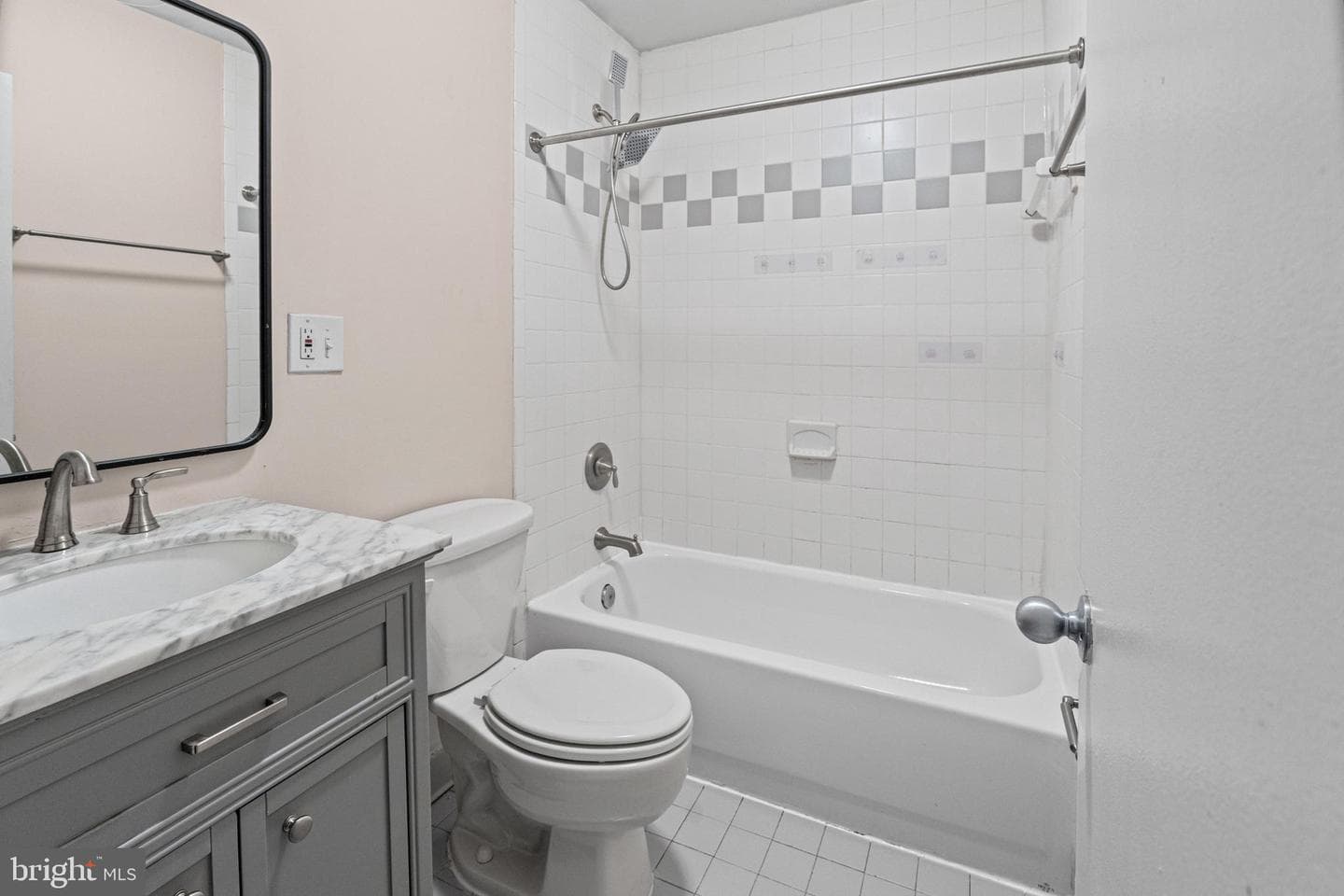 2217 Linden Ave photo 4