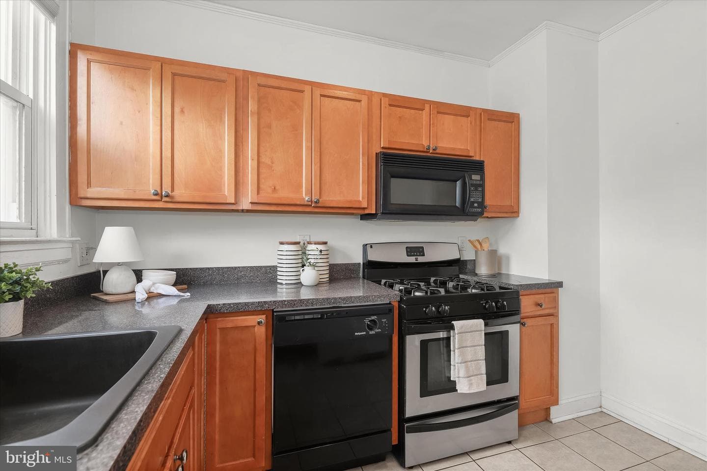4442 Newport Avenue photo 12