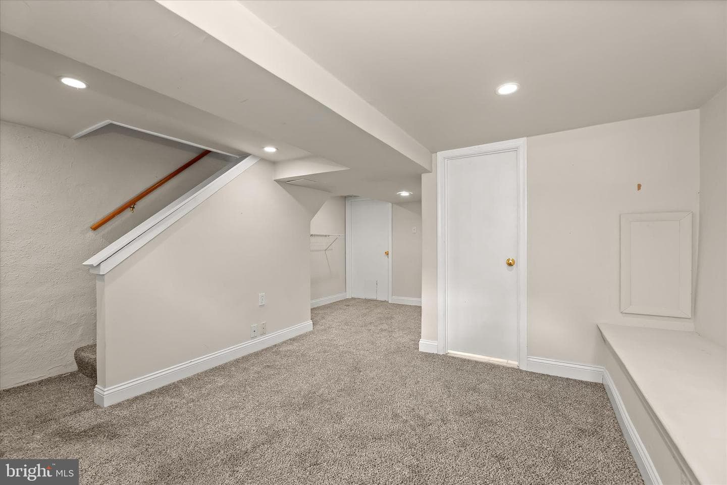 4442 Newport Avenue photo 23