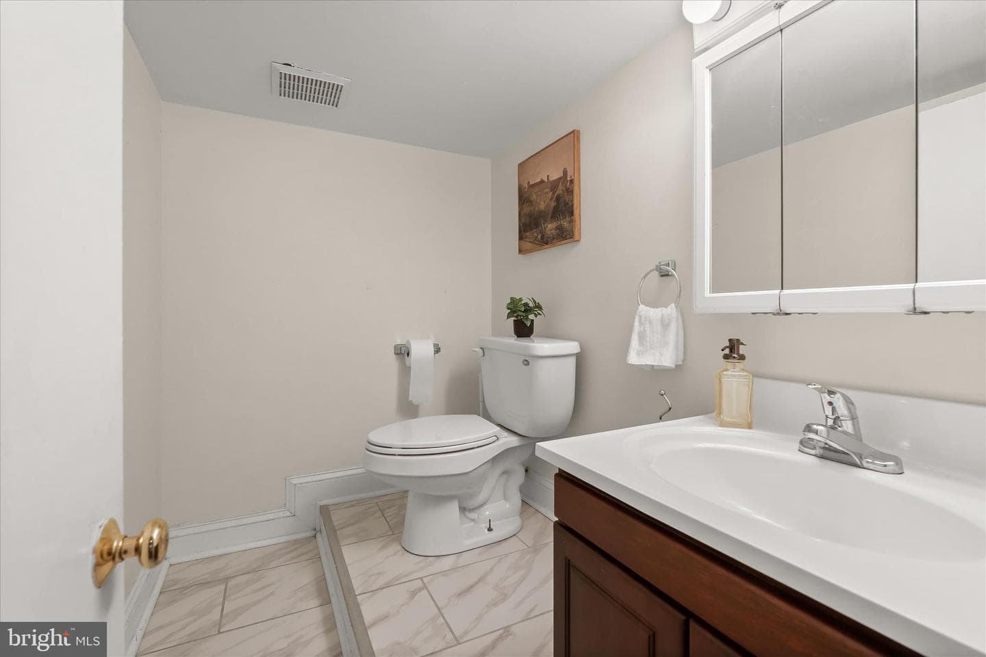 4442 Newport Avenue photo 24
