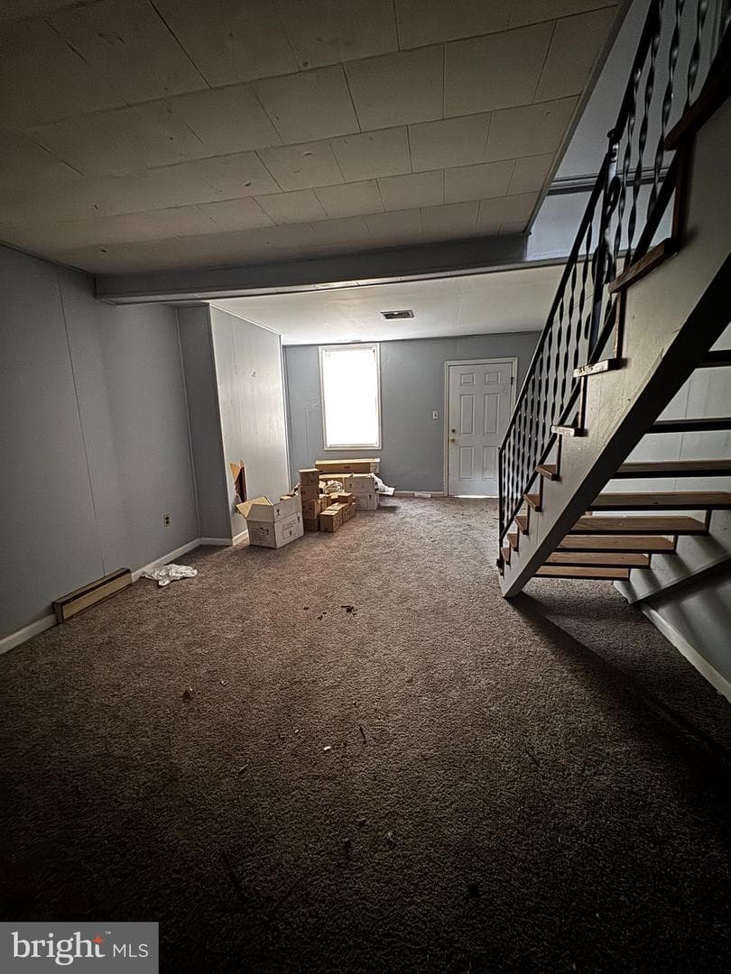 1006 Hollins St photo 4