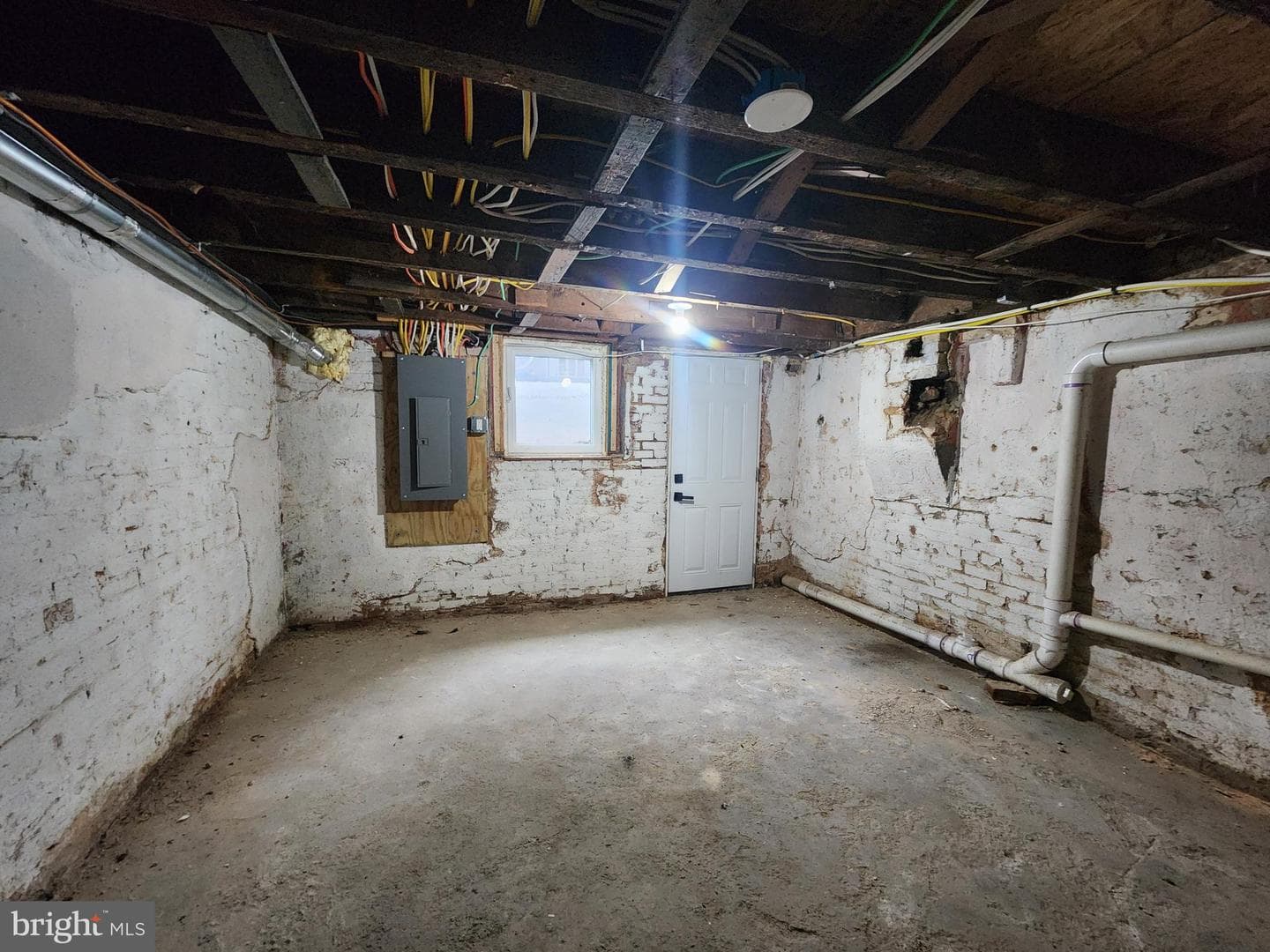 1347 Herkimer Street photo 19