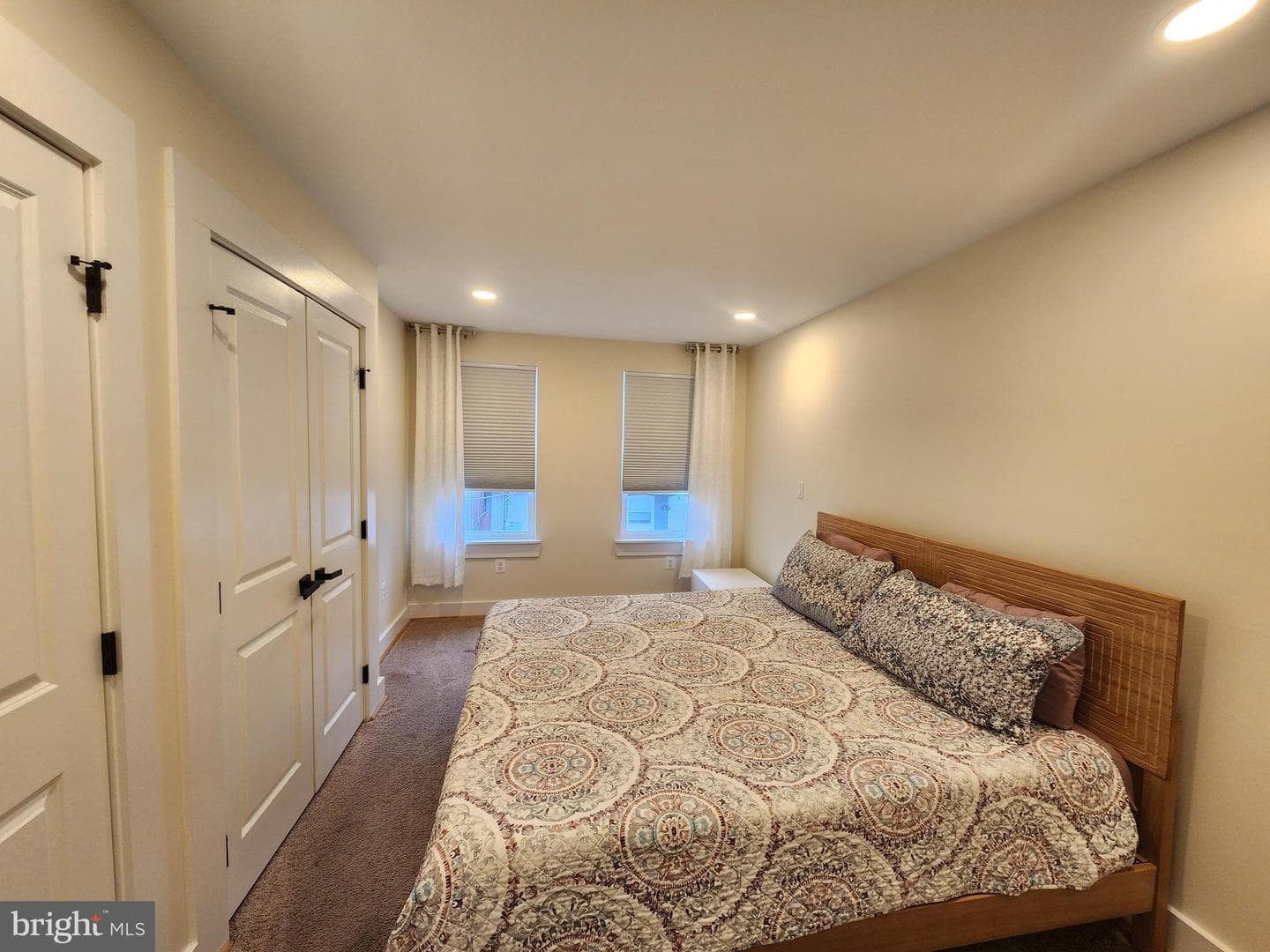 1347 Herkimer Street photo 29