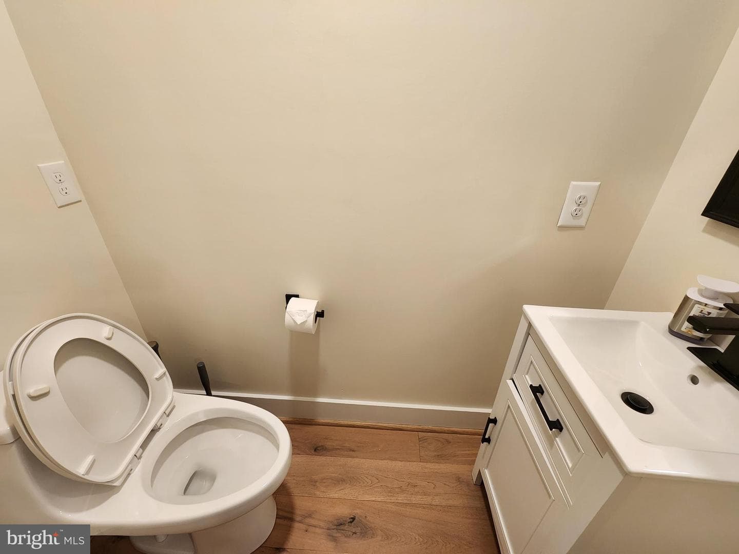 1347 Herkimer Street photo 5