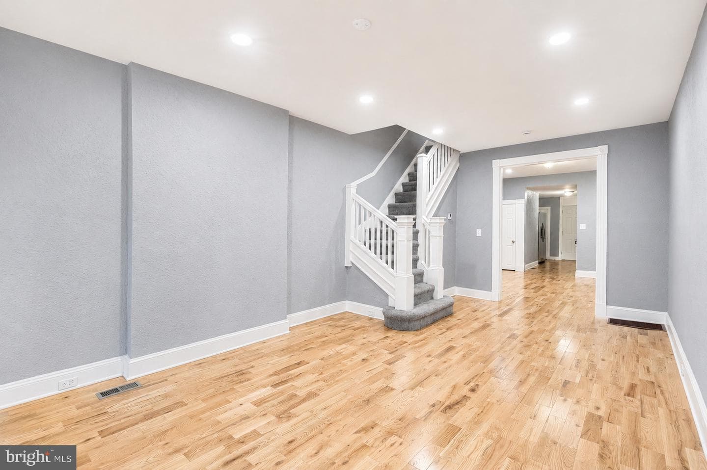 3042 Brighton Street photo 6
