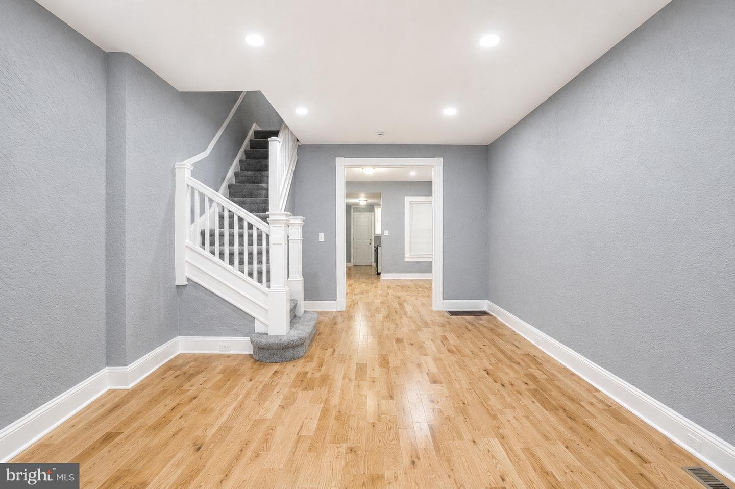 3042 Brighton Street photo 9