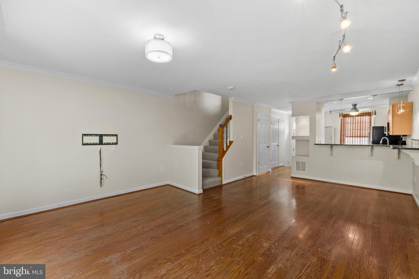 1104 S Streeper Street photo 12