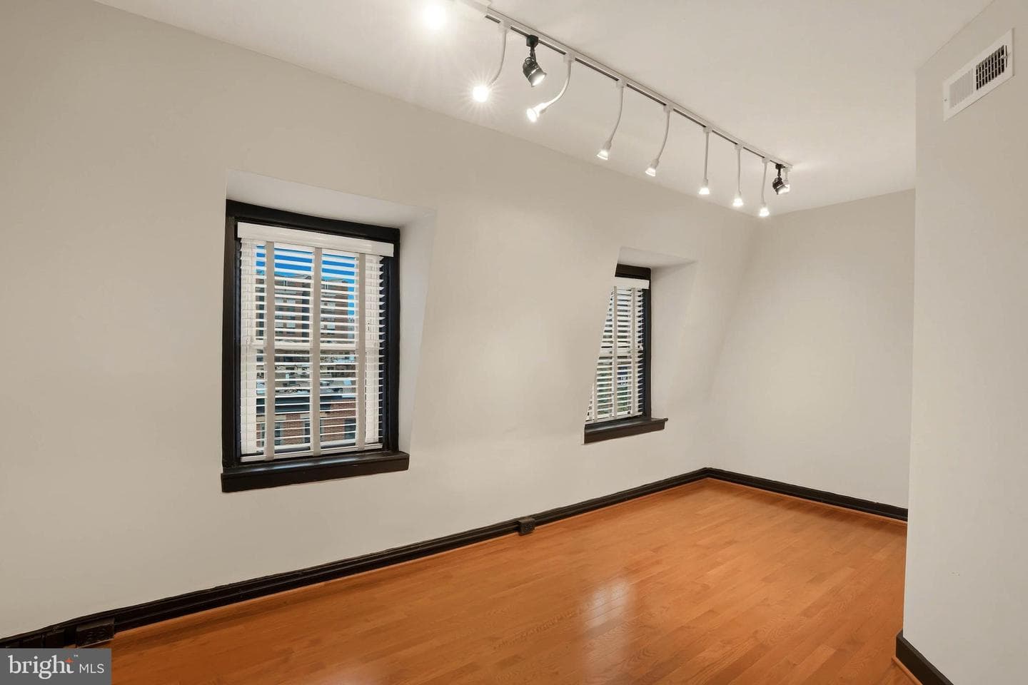 17 W Chase Street photo 12