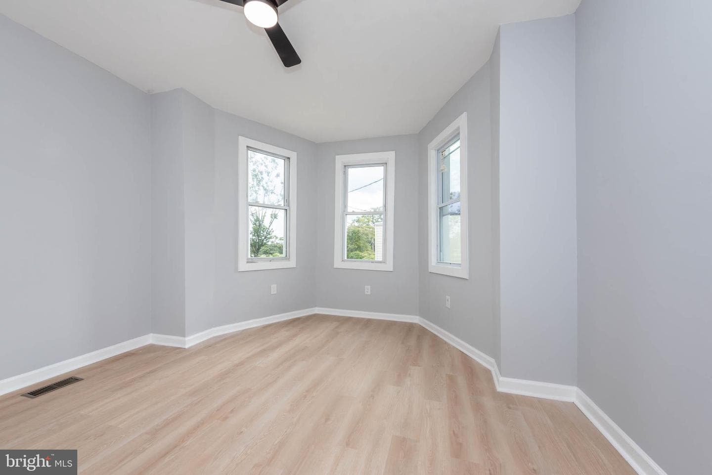 1807 E Lafayette Avenue photo 16