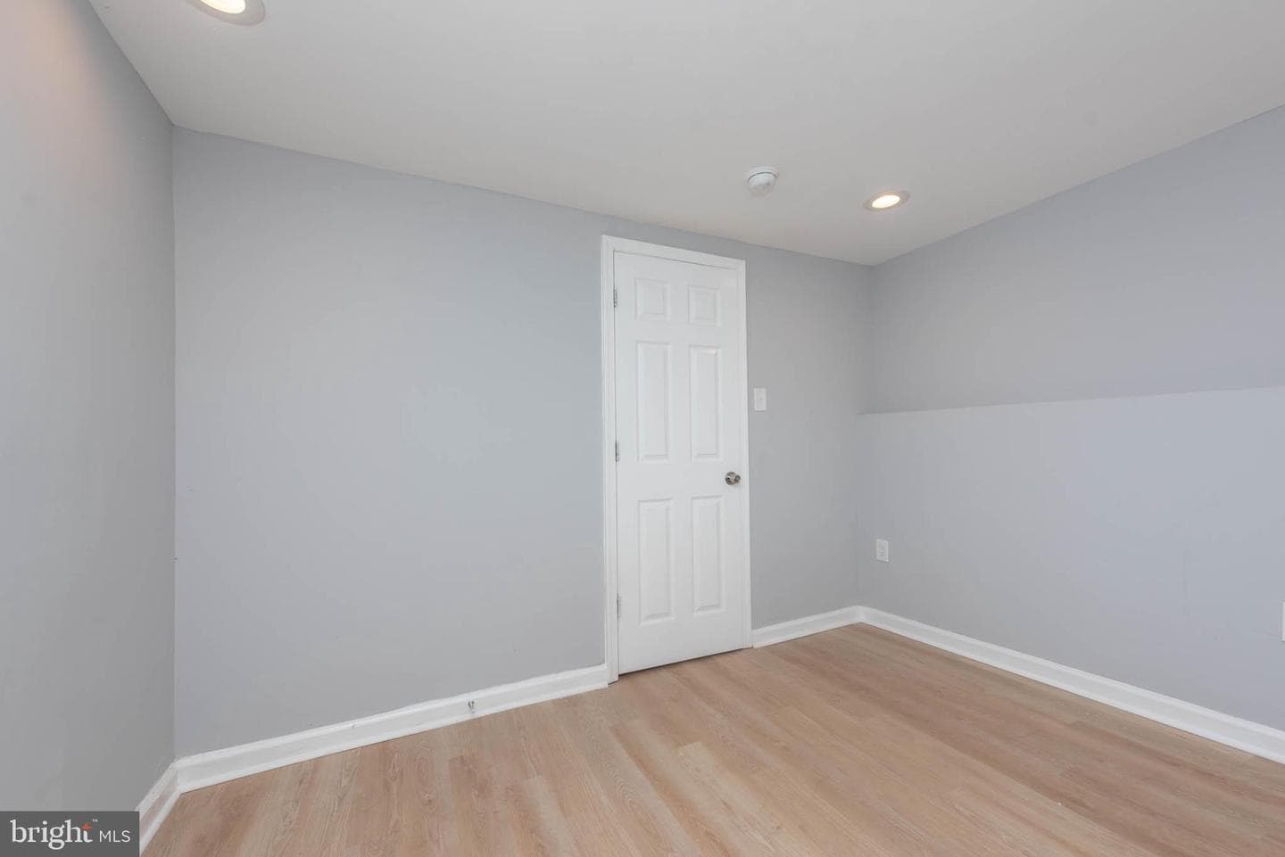 1807 E Lafayette Avenue photo 22