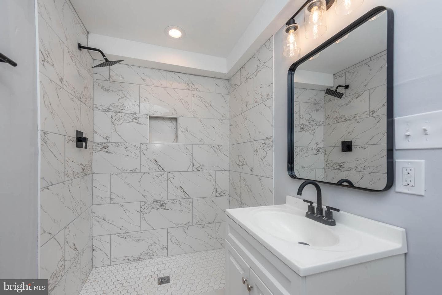 1807 E Lafayette Avenue photo 23