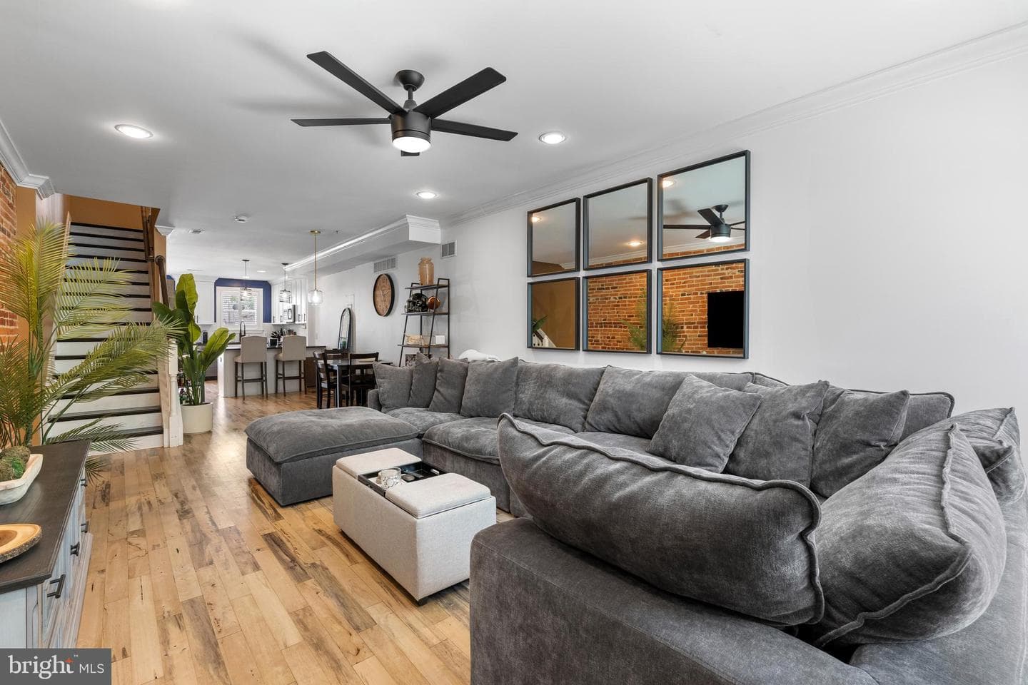 3032 Hudson Street photo 5
