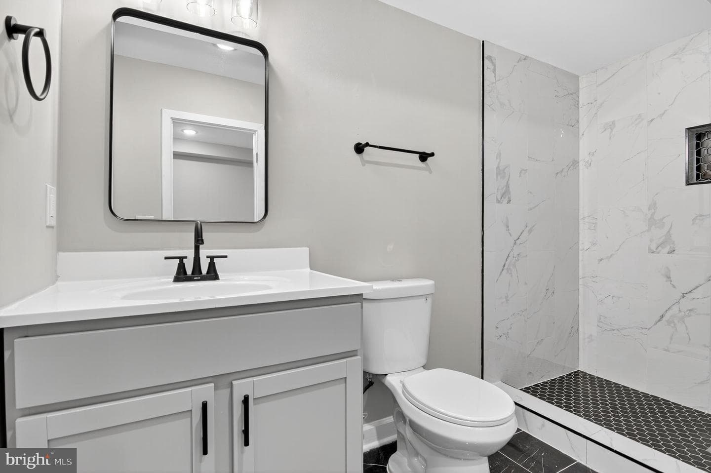 1707 N Broadway photo 11